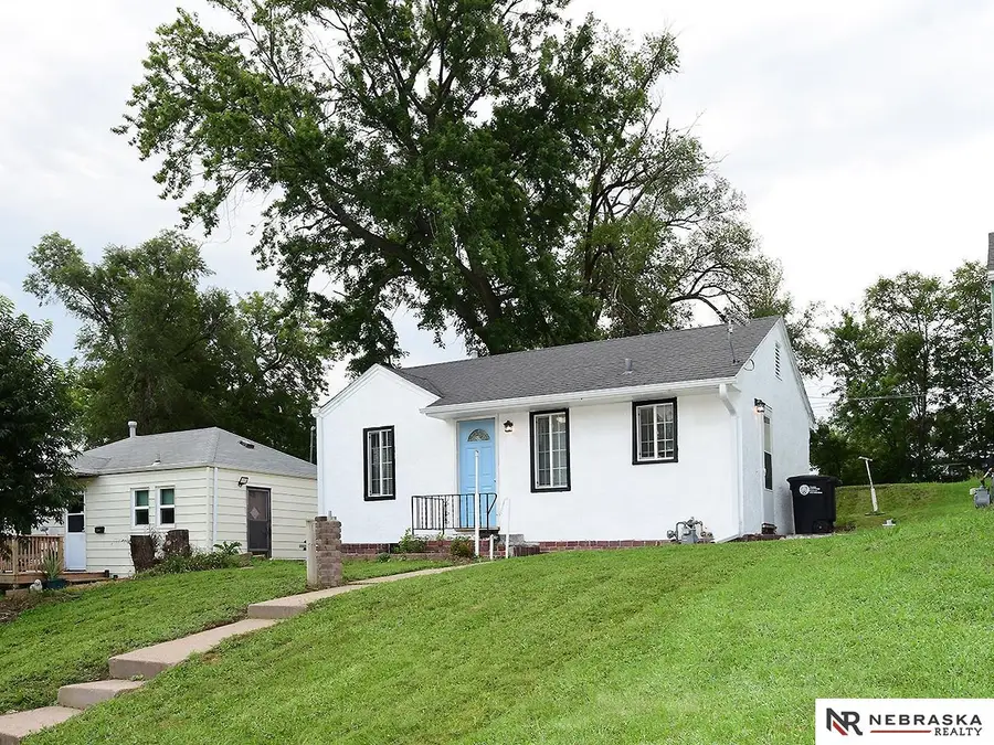 2553 Monroe Street, Omaha, NE 68107 - #2