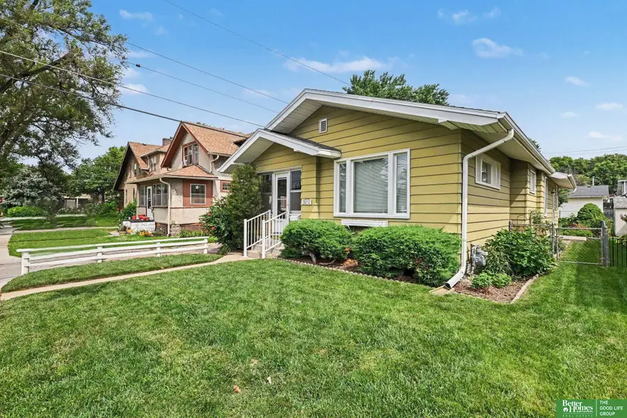 3212 Oak Street, Omaha, NE 68105 - #2