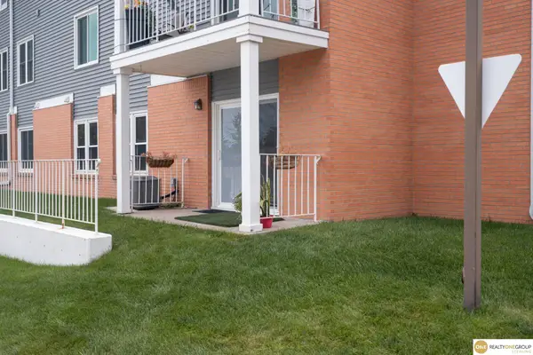3001 S 51st Street Court #206, Lincoln, NE 68506