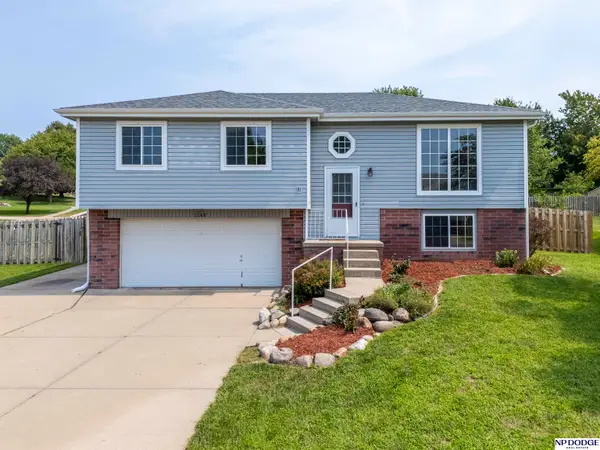 1140 Rawhide Road, Papillion, NE 68046