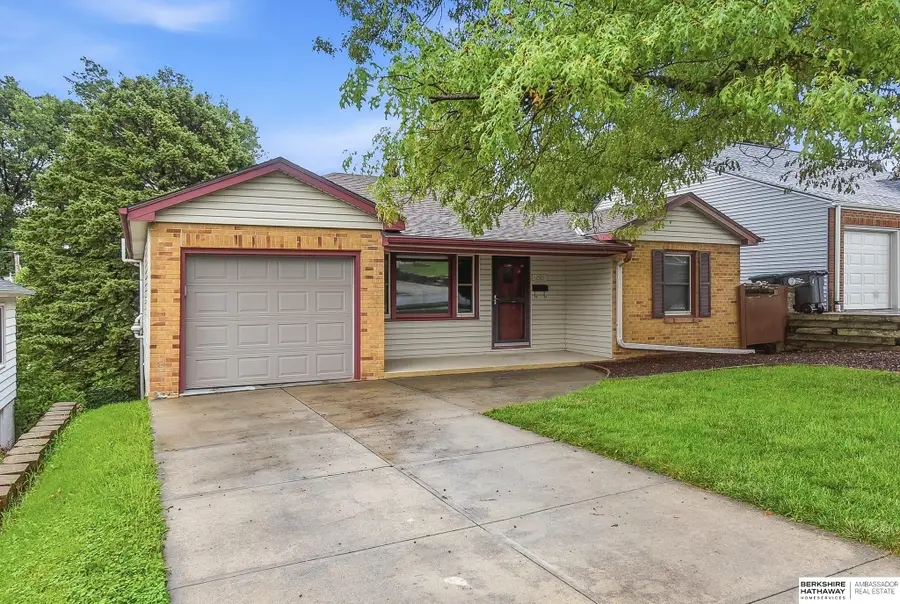 2315 S 48th Avenue, Omaha, NE 68106 - #2