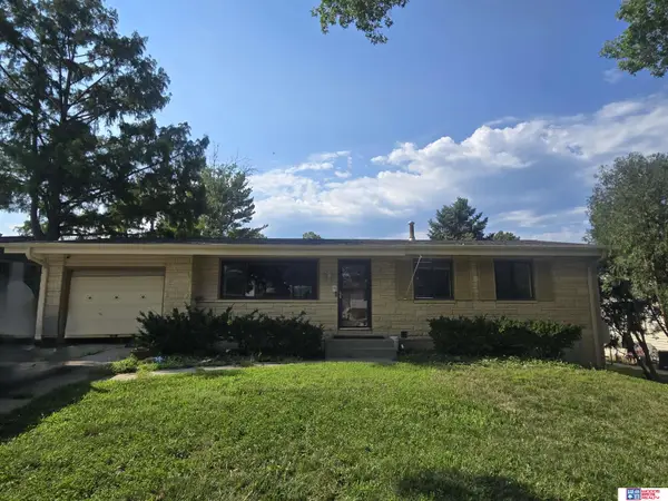 8135 Sanborn Drive, Lincoln, NE 68505