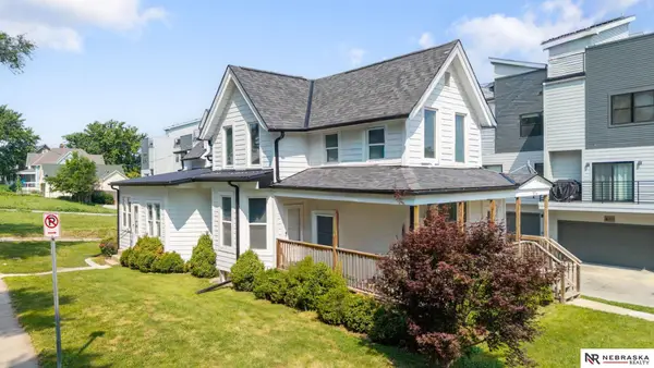 924 S 31 Street, Omaha, NE 68105