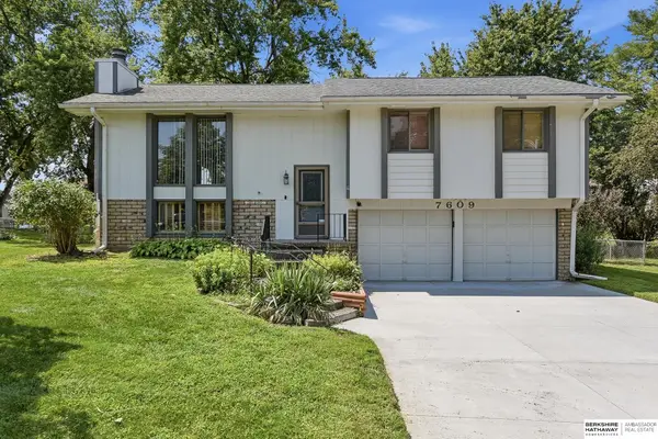 7609 Emiline Street, La Vista, NE 68128
