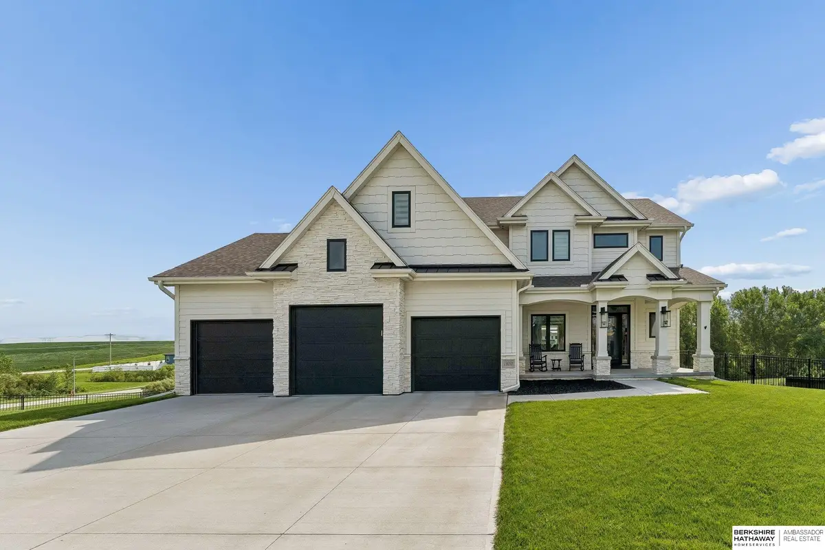 19050 Augusta Circle, Omaha, NE 68136 - #1
