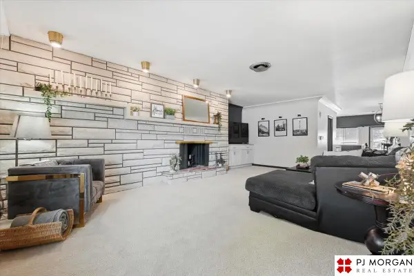 1214 S 22nd Street, Omaha, NE 68108