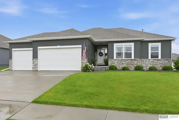 9716 Osprey Lane, Papillion, NE 68046