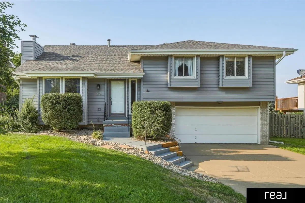 916 Bordeaux Avenue, Bellevue, NE 68123 - #1