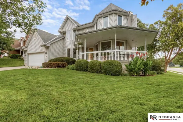 501 N Polk Circle, Papillion, NE 68046