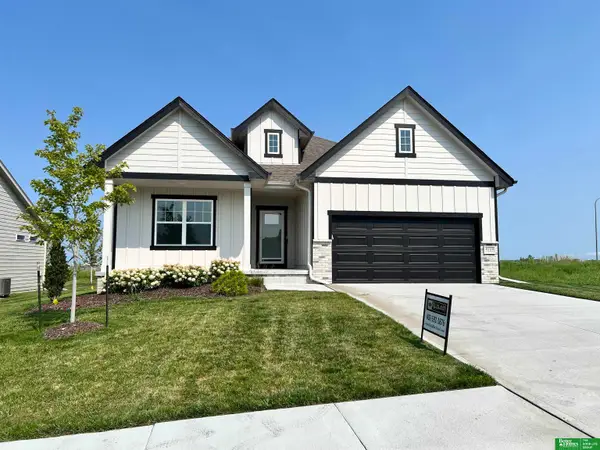 17526 Willit Street, Bennington, NE 68007