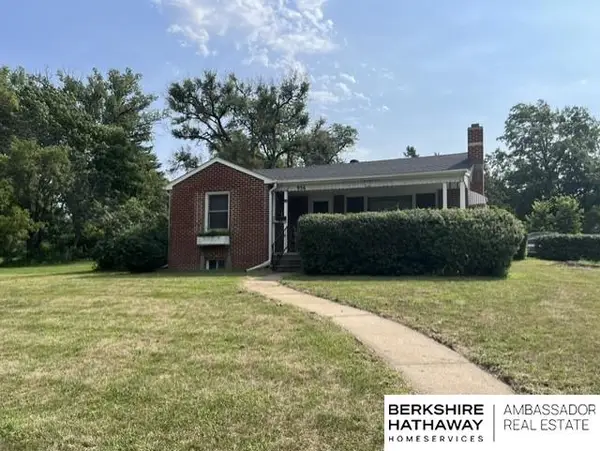 956 S 48th Street, Lincoln, NE 68510