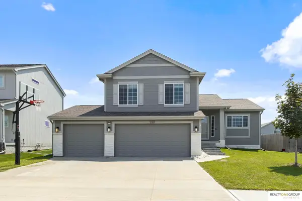 21203 Drexel Street, Elkhorn, NE 68022-4088