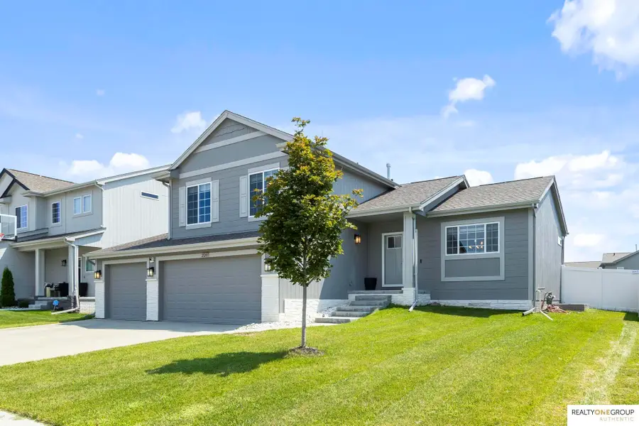 21203 Drexel Street, Elkhorn, NE 68022-4088 - #3