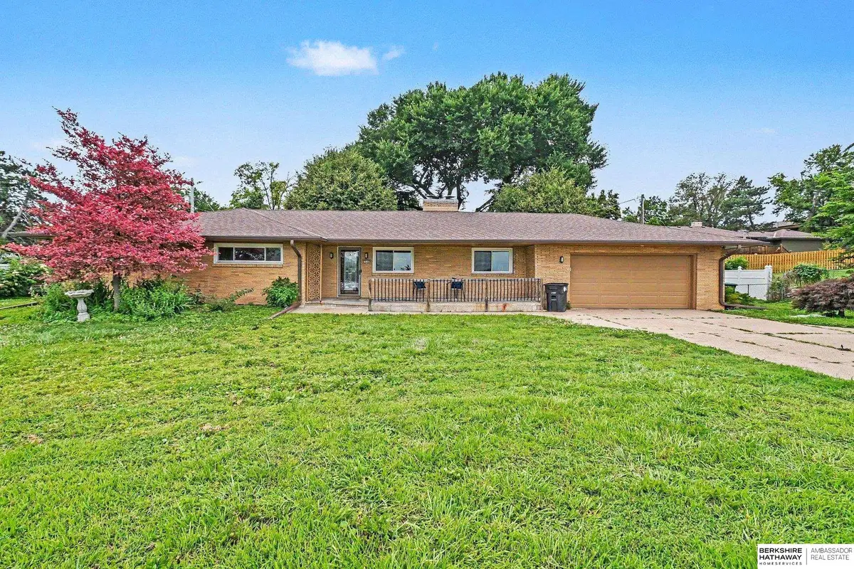 328 N 90th Street, Omaha, NE 68114-0000 - #1