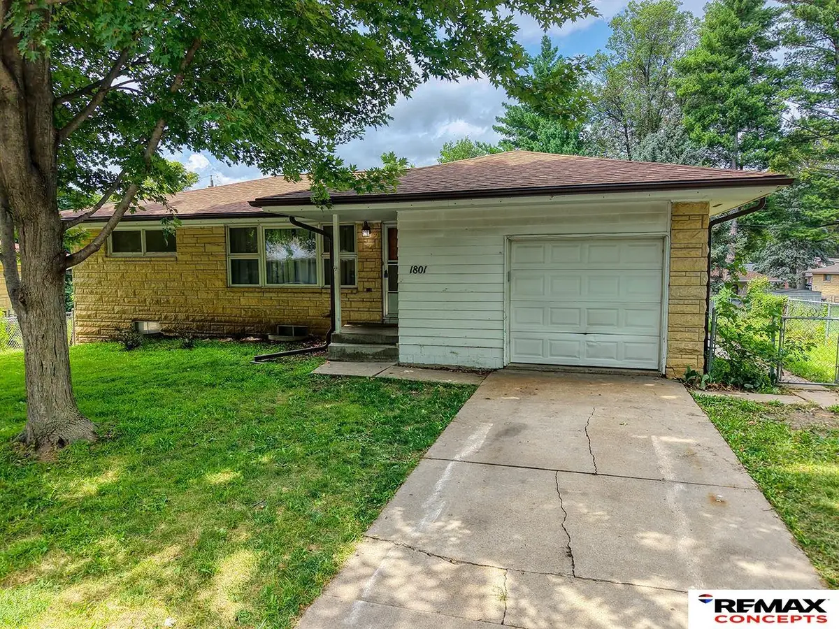1801 E Manor Drive, Lincoln, NE 68506 - #1