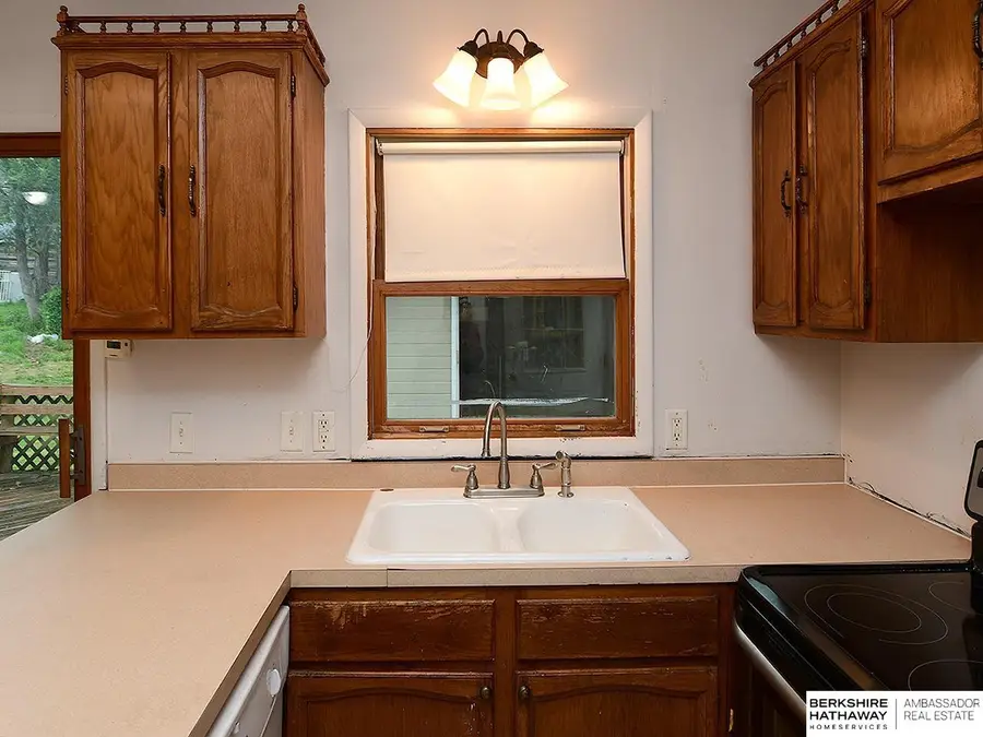 709 N 77th Avenue, Omaha, NE 68114 - #3