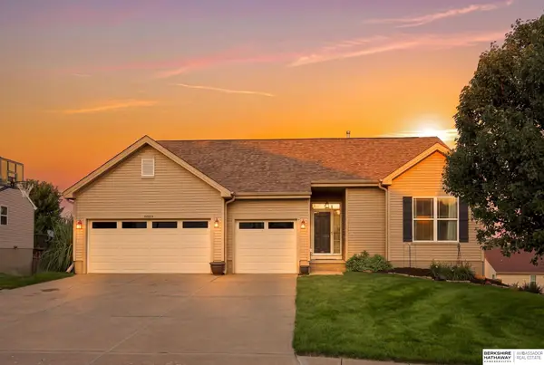 10909 S 111th Street, Papillion, NE 68046