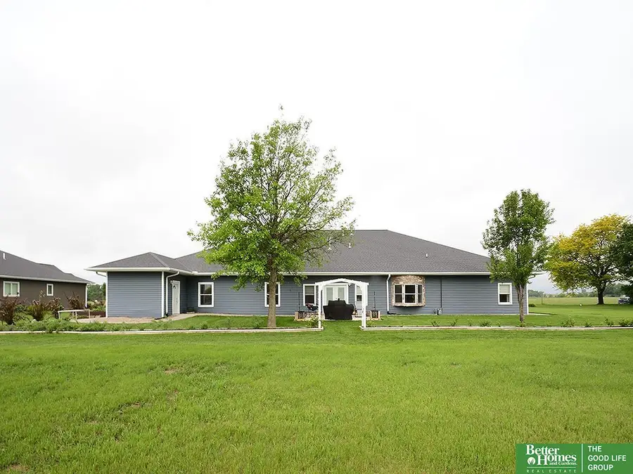 220 Taylor Street, Saint Paul, NE 68837 - #2