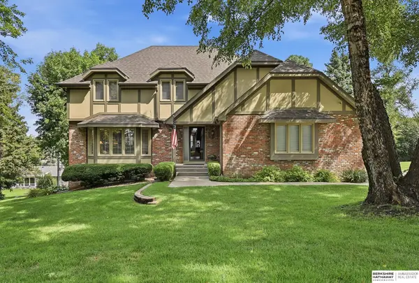7670 Hickory Street, Omaha, NE 68124