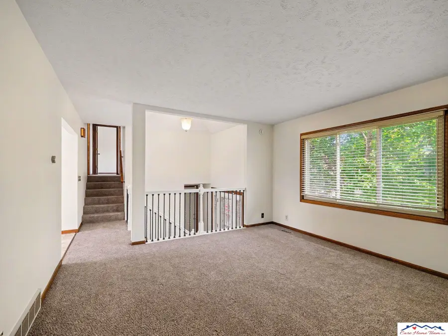 8712 Monroe Street, Ralston, NE 68127 - #3