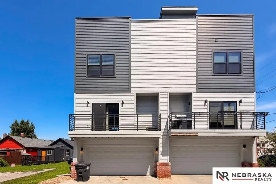 3102 Mayberry Plaza, Omaha, NE 68105 - #3