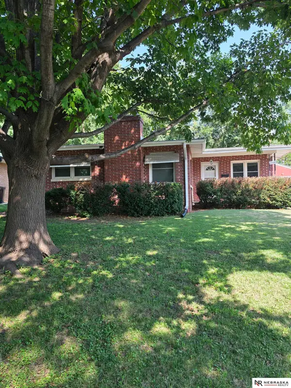 2009 Calhoun Street, Bellevue, NE 68005