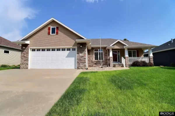 2432 Heritage Lane, Fremont, NE 68025