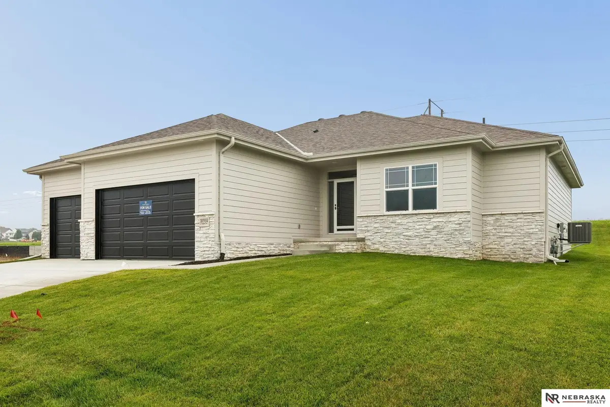 13057 S 42nd Avenue, Bellevue, NE 68123 - #1