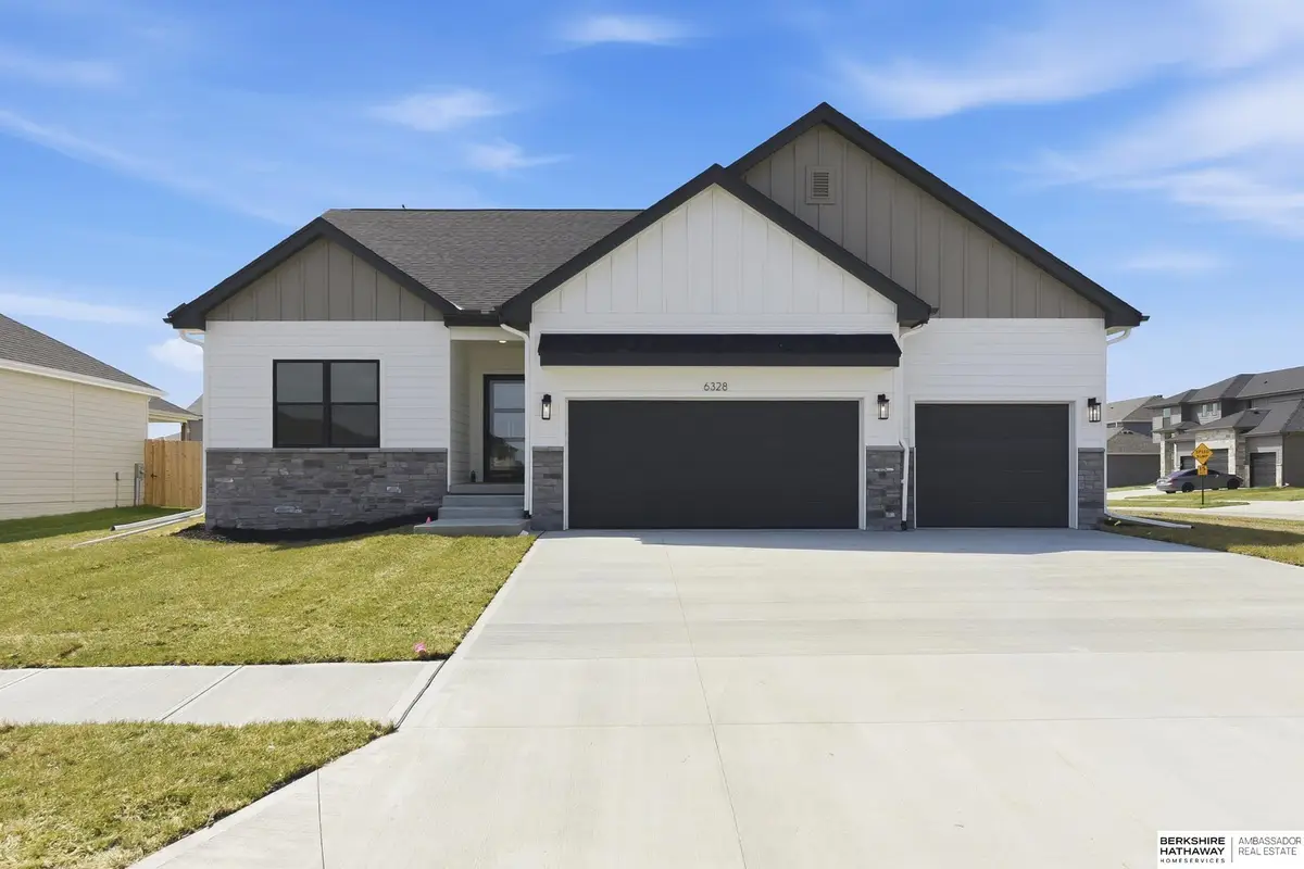11658 S 124th Avenue, Papillion, NE 68046 - #1