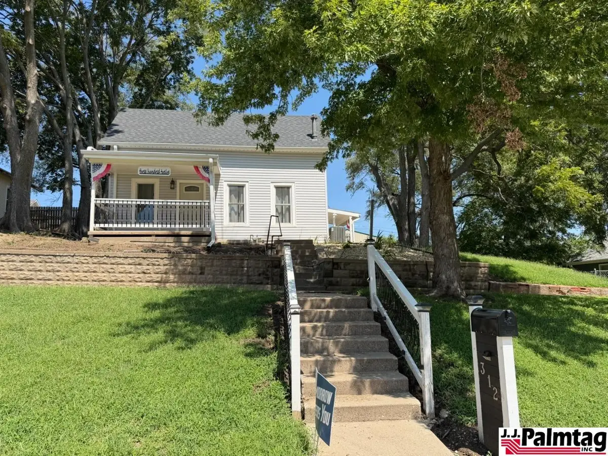 312 1st Corso, Nebraska City, NE 68410 - #1