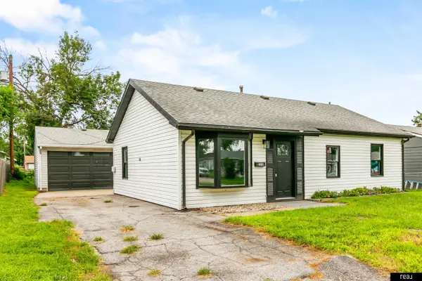 1318 Lindwood Drive, Carter Lake, IA 51510