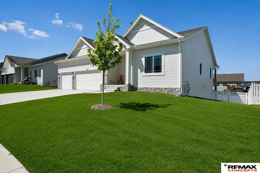 12104 S 107th Avenue, Papillion, NE 68046 - #3