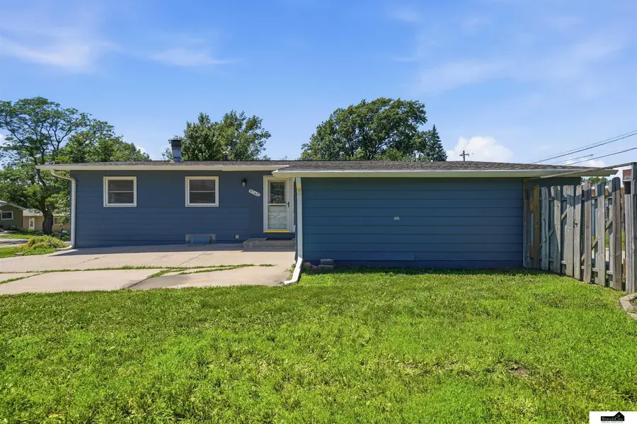8340 Chestnut Lane, Lincoln, NE 68510 - #2