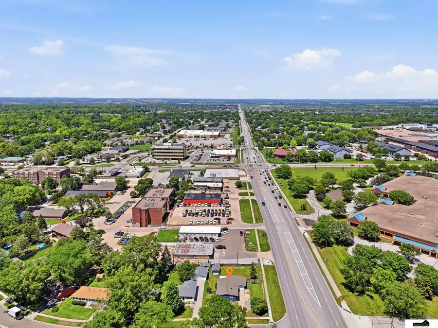 8340 Chestnut Lane, Lincoln, NE 68510 - #3