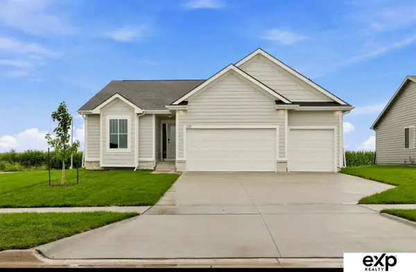 10112 S 180th Avenue Circle, Gretna, NE 68136
