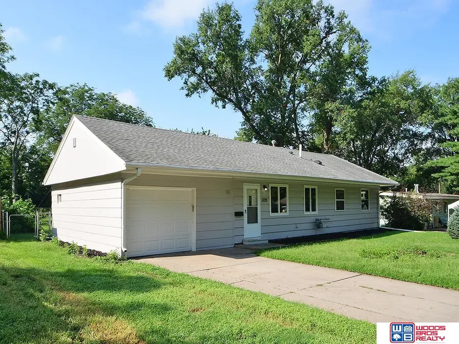 5725 Greenwood Street, Lincoln, NE 68507 - #2