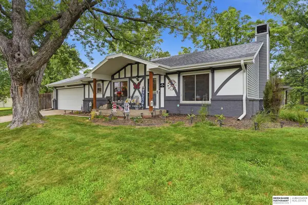 6220 Fleetwood Drive, Lincoln, NE 68516