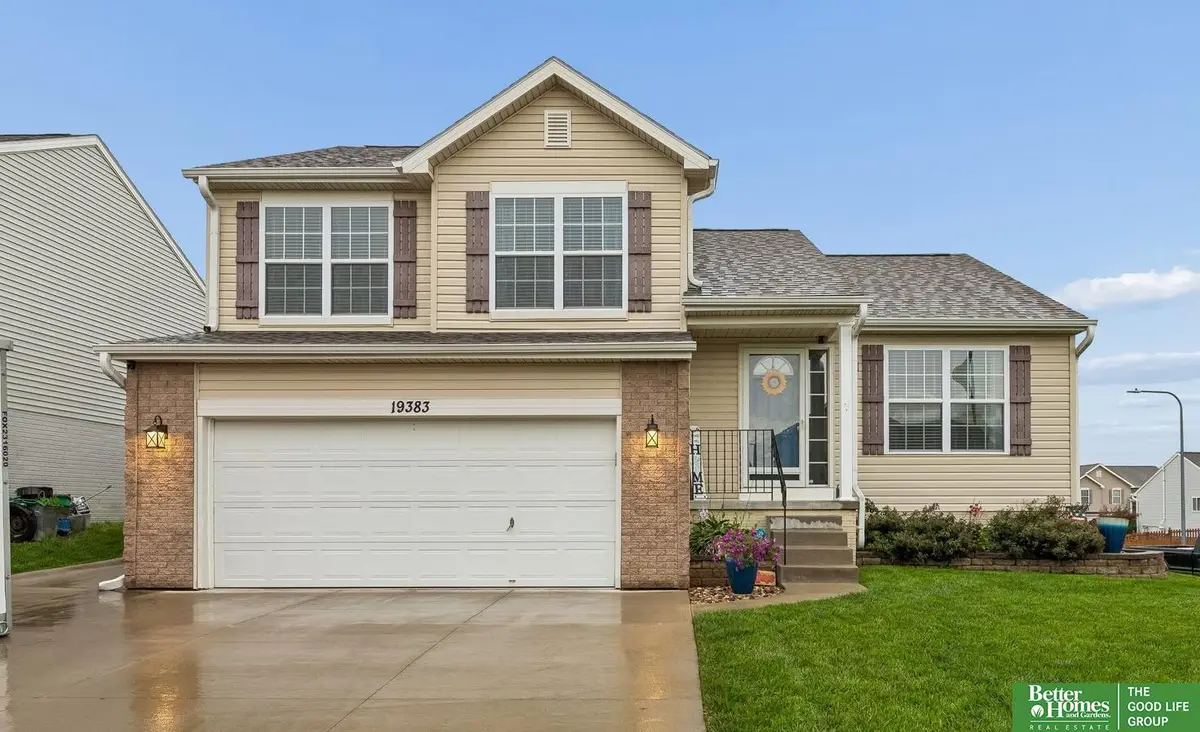 19383 V Street, Omaha, NE 68135 - #1