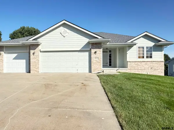 8023 107 Street S, La Vista, NE 68128