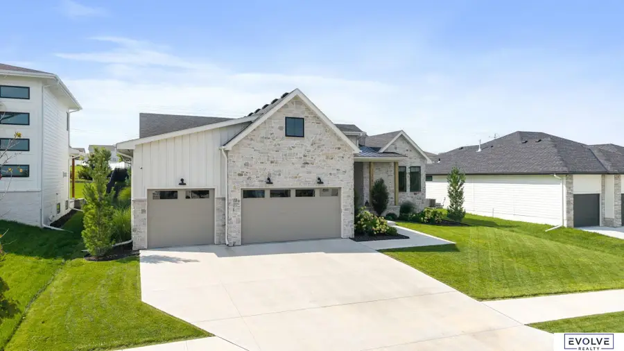 21315 E Street, Elkhorn, NE 68022 - #3