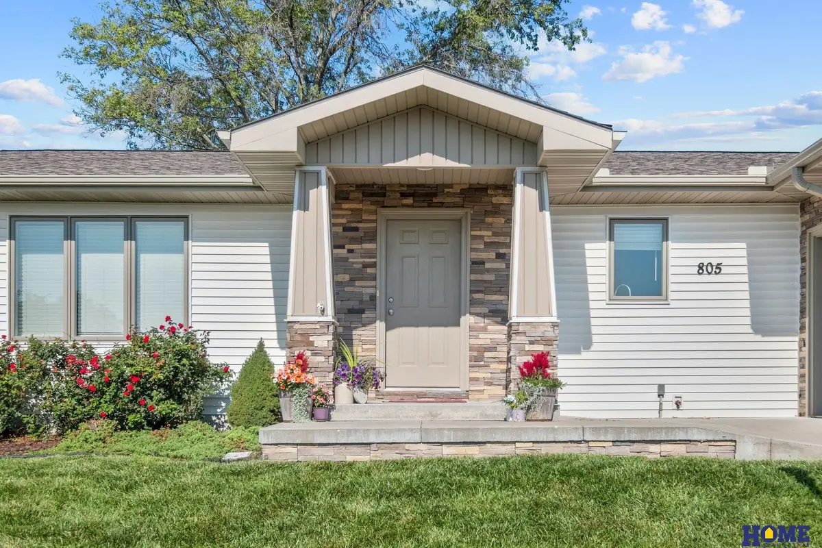 805 Country View, Firth, NE 68358 - #1