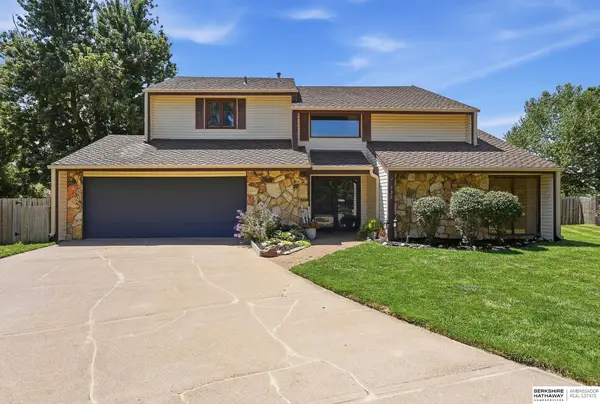 732 S 153rd Circle, Omaha, NE 68154