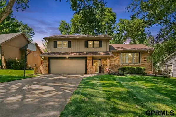 1432 S 136th Street, Omaha, NE 68144