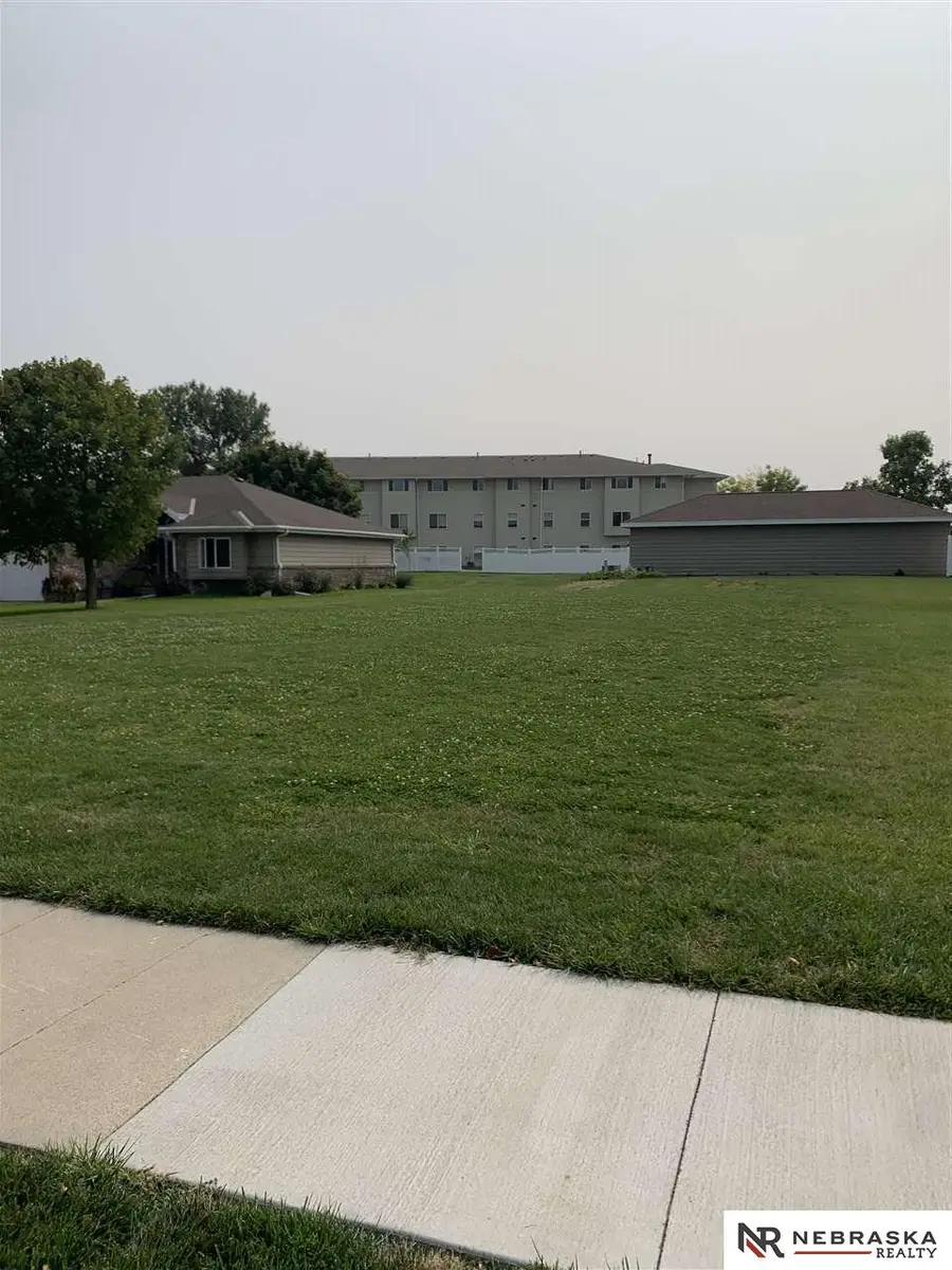 717 Nicholas Circle, York, NE 68467 - #3