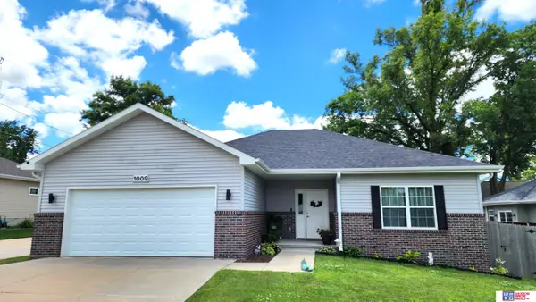 1009 Arthur Street, Beatrice, NE 68310