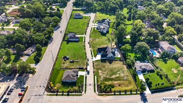 8629 Loveland Estates Court, Omaha, NE 68124