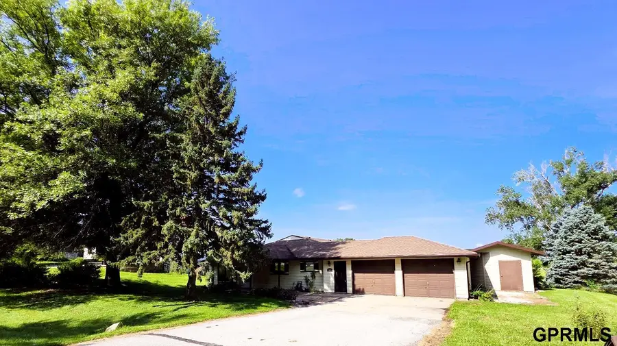 715 Lakeview Drive, Eagle, NE 68347 - #2