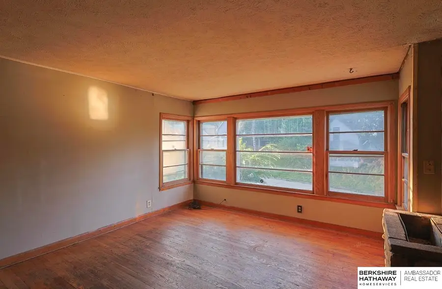 3813 Browne Street, Omaha, NE 68111 - #3