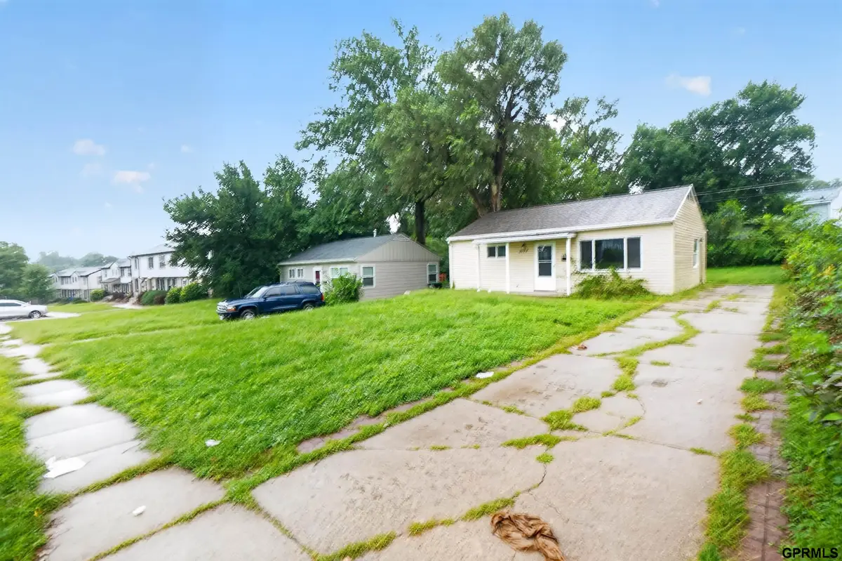 3107 S 40th Street, Omaha, NE 68105 - #1