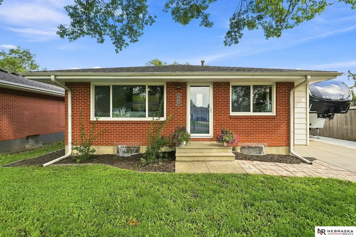6910 Kearney Avenue, Lincoln, NE 68507 - #1
